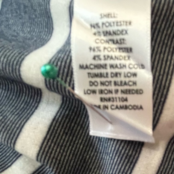 Petite Medium. Kim Rogers Navy & White Striped Embroidered Scallop Sleeves. - Picture 7 of 7